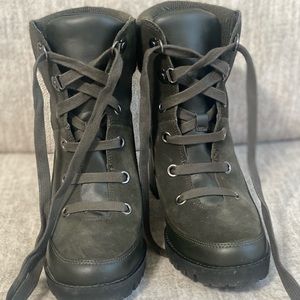 UGG Redwood Boot, Olive Green, Women’s 8.5